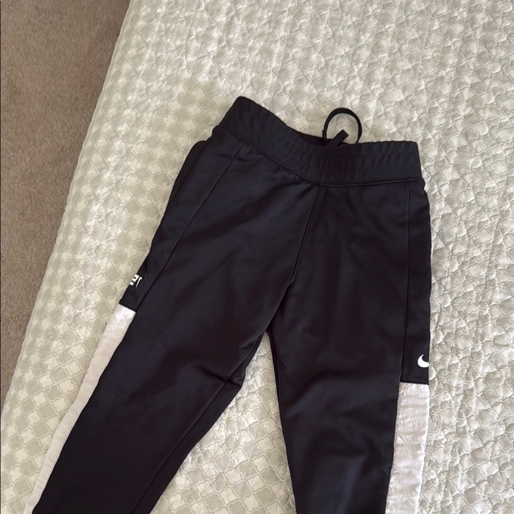 Nike Black and White Sweatpants Relaxed Fit